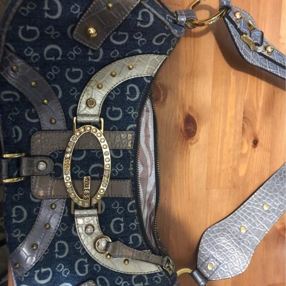 Vintage early 2000s Guess purse - Picture 3 of 3